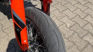 KTM 690 SMC R (2021 - 22)  (7)