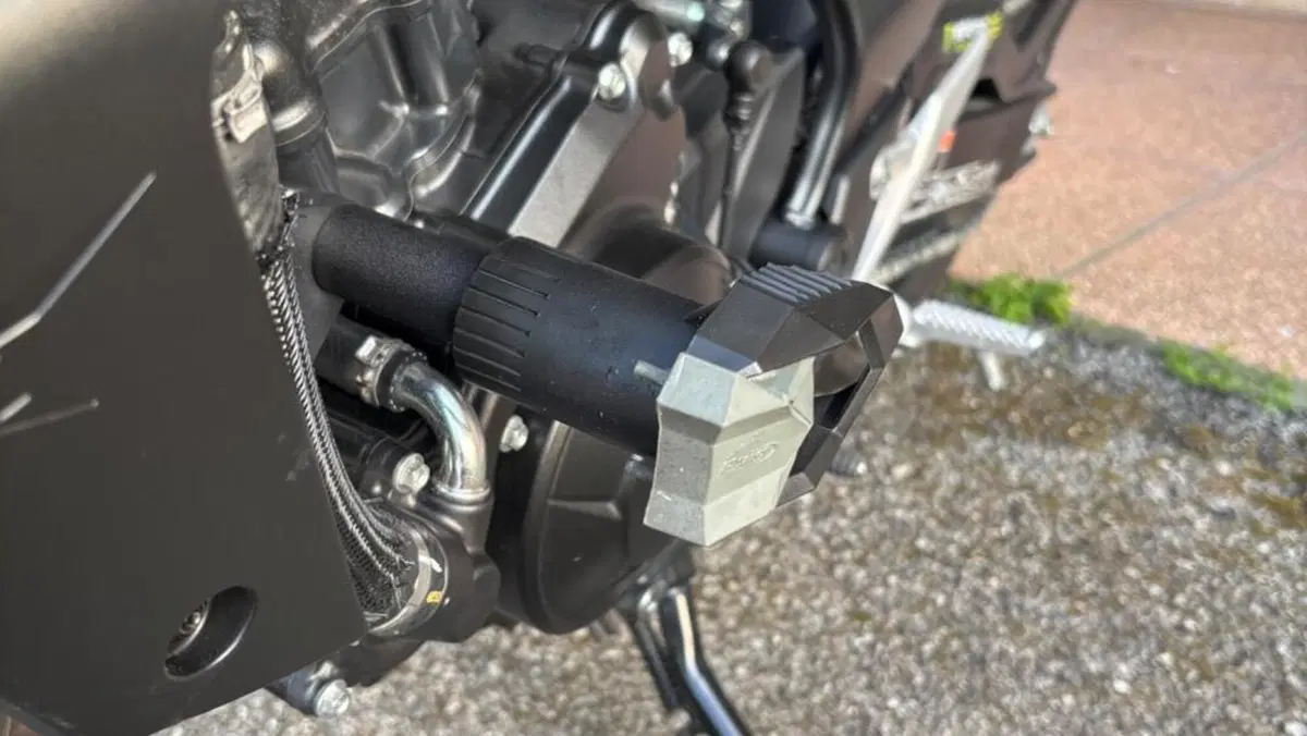 Honda CB 750 Hornet (2023 - 24)  (4)
