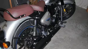 Royal Enfield Classic 350 (2021 - 26)  (3)