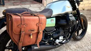Moto Guzzi V7 Stone Centenario (2021 - 22)  (6)
