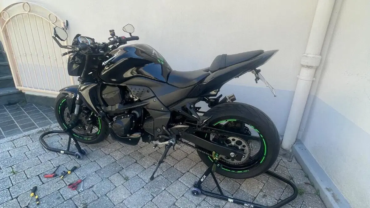 Kawasaki Z 750 (2007 - 14)  (3)