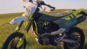 Husqvarna 701 Supermoto (2023 - 25)  (2)
