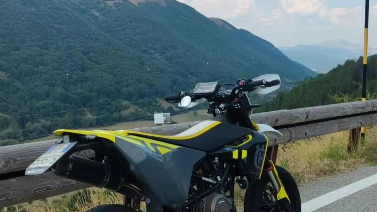 Husqvarna 701 Supermoto (2023 - 25)  (3)