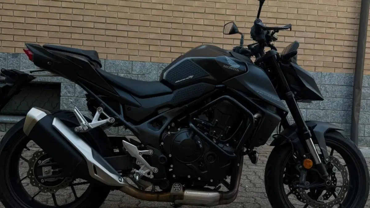 Honda CB 750 Hornet (2025)  (4)