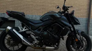 Honda CB 750 Hornet (2025)  (4)