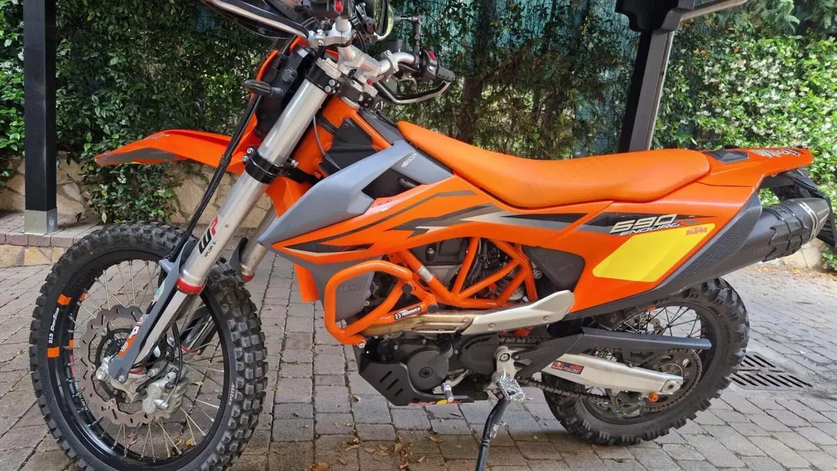 KTM 690 Enduro R (2022 - 25)  (3)