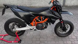 KTM 690 SMC R (2023 - 25)  (5)