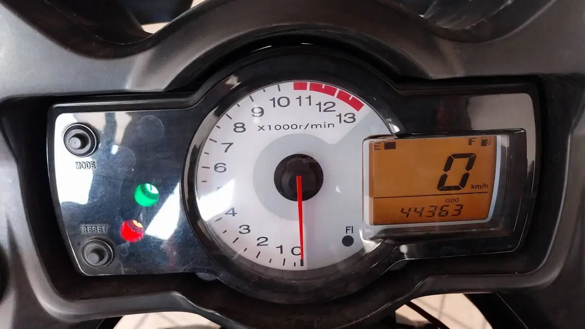 Kawasaki Versys 650 Tourer (2010 - 14)  (9)