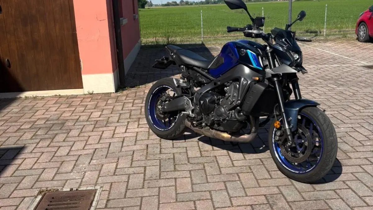 Yamaha MT-09 (2021 - 23)  (2)