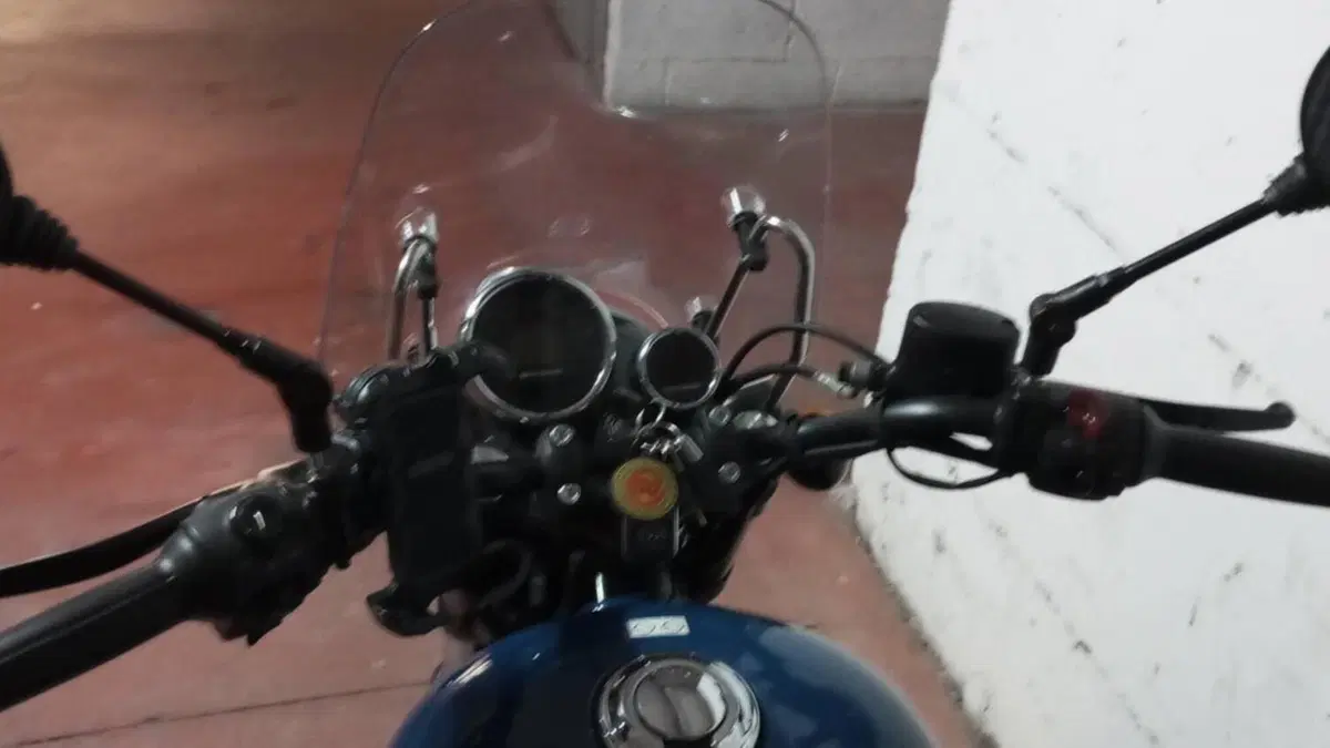 Royal Enfield Meteor 350 (2021 - 26)  (2)