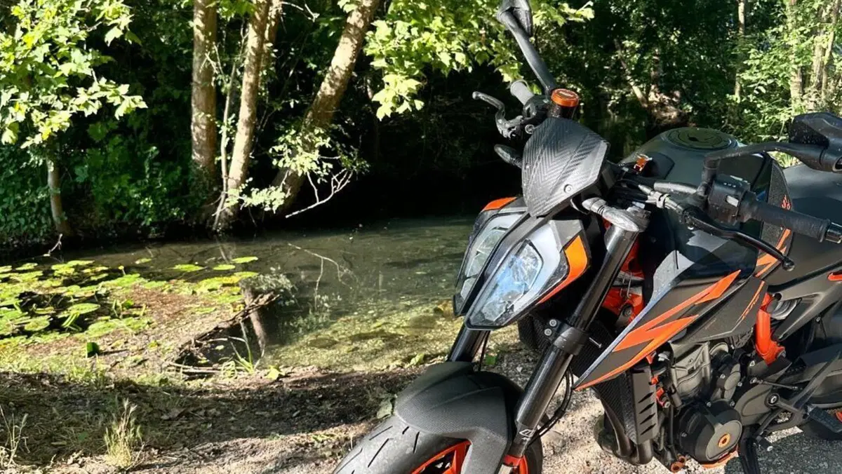 KTM 890 Duke R (2021) 