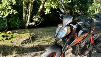 KTM 890 Duke R (2021) usata
