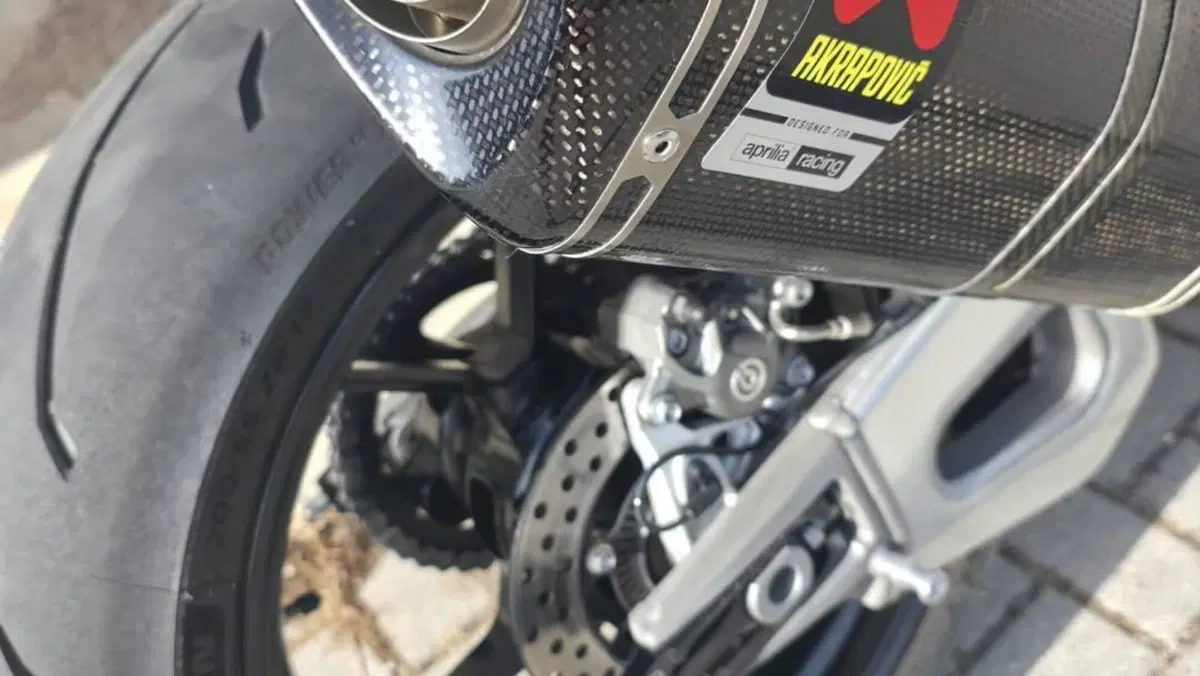 Aprilia Tuono V4 Factory SE-09 SBK (2024)  (5)