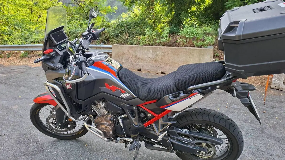 Honda Africa Twin CRF 1100L (2022 - 23)  (4)