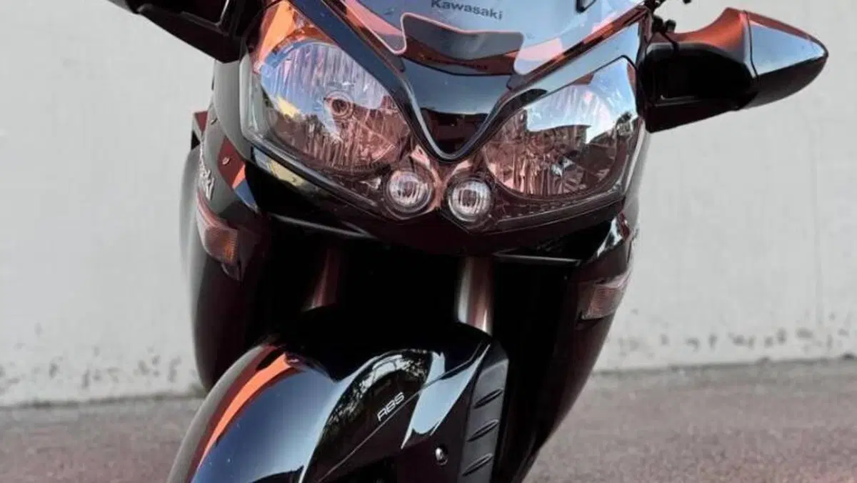 Kawasaki GTR 1400 (2007 - 09)  (2)