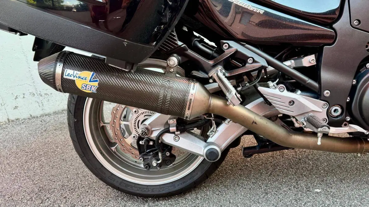 Kawasaki GTR 1400 (2007 - 09)  (6)