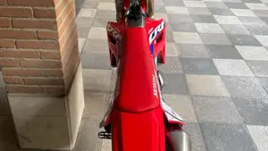 Honda CRF 250R (2023)  (7)