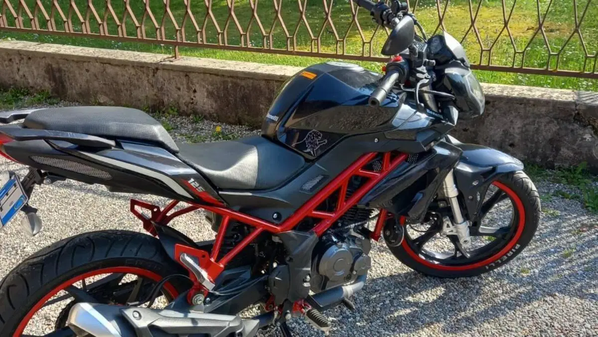 Benelli BN 125 (2018 - 20)  (2)