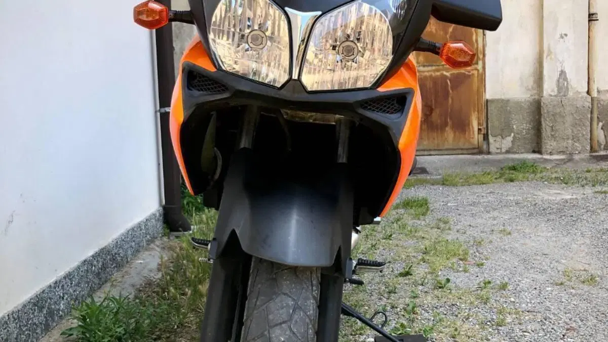 Kawasaki   (6)