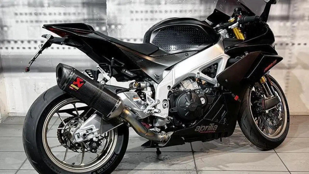 Aprilia RSV4 1100 Factory (2019 - 20)  (4)