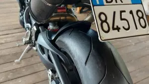 Triumph Speed Triple 1050 R ABS (2011 - 15)  (19)