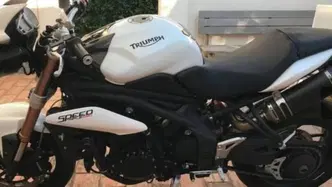 Triumph Speed Triple 1050 R ABS (2011 - 15)