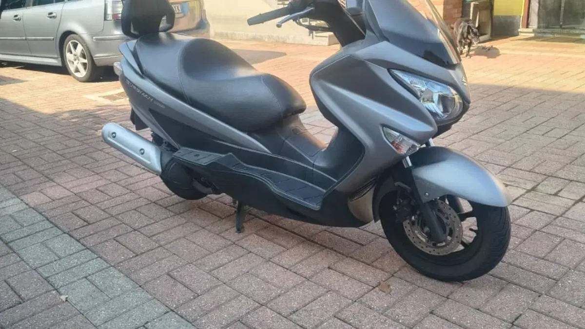 Suzuki Burgman UH 200 (2017 - 20)  (2)