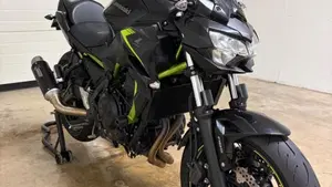 Kawasaki Z 650 (2021 - 24)  (2)