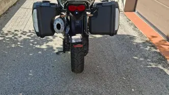 Moto Guzzi V85 TT Travel (2021 - 23) usata