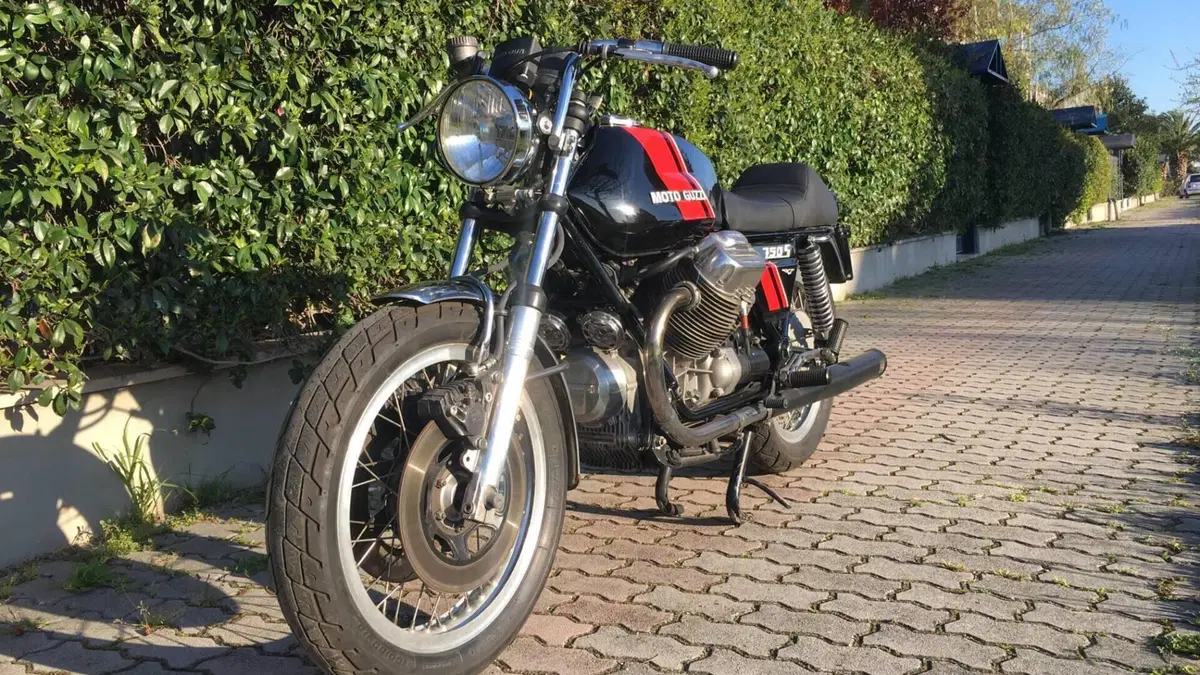 Moto Guzzi   (2)