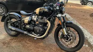 Triumph Bonneville Bobber TFC (2025)  (2)