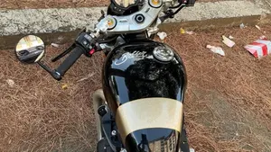 Triumph Bonneville Bobber TFC (2025)  (6)