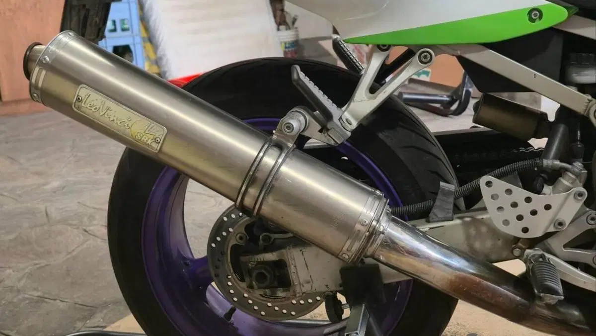 Kawasaki   (6)