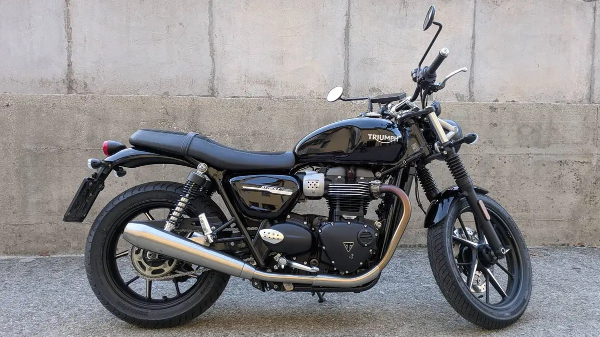 Triumph Street Twin 900 (2019 - 20)  (2)