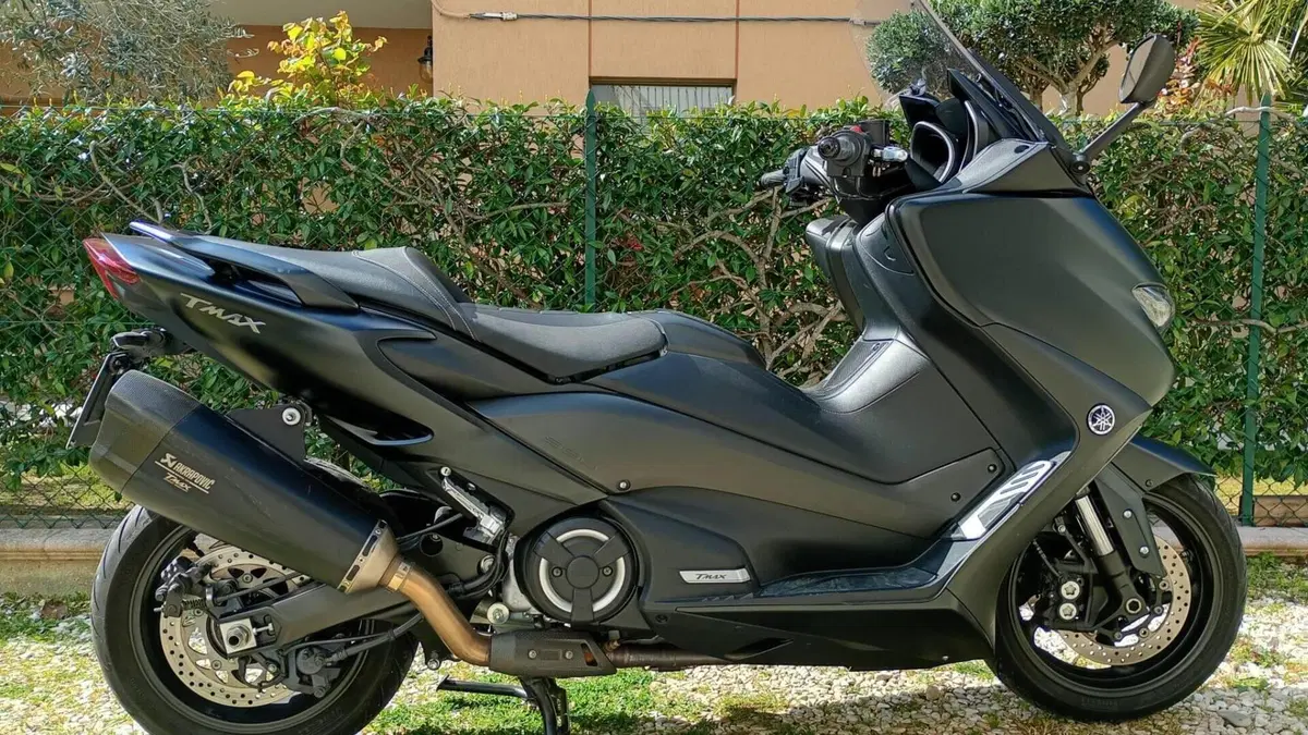 Yamaha T-Max 560 (2020 - 21)  (3)
