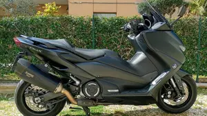 Yamaha T-Max 560 (2020 - 21)  (3)