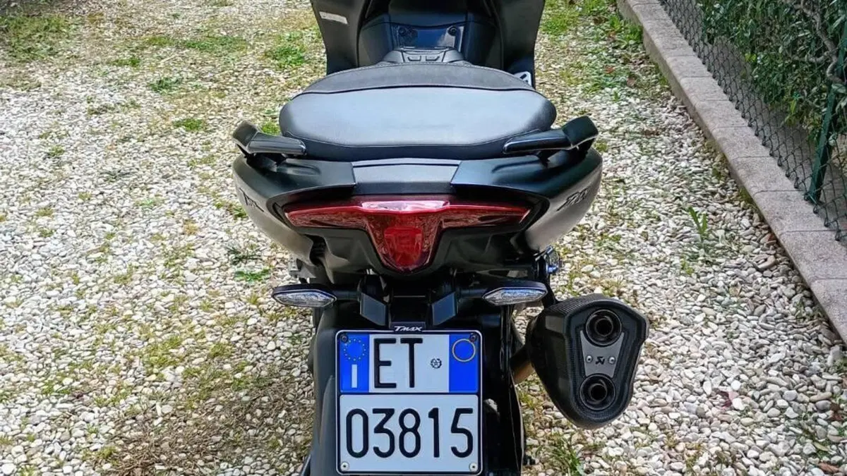 Yamaha T-Max 560 (2020 - 21)  (4)