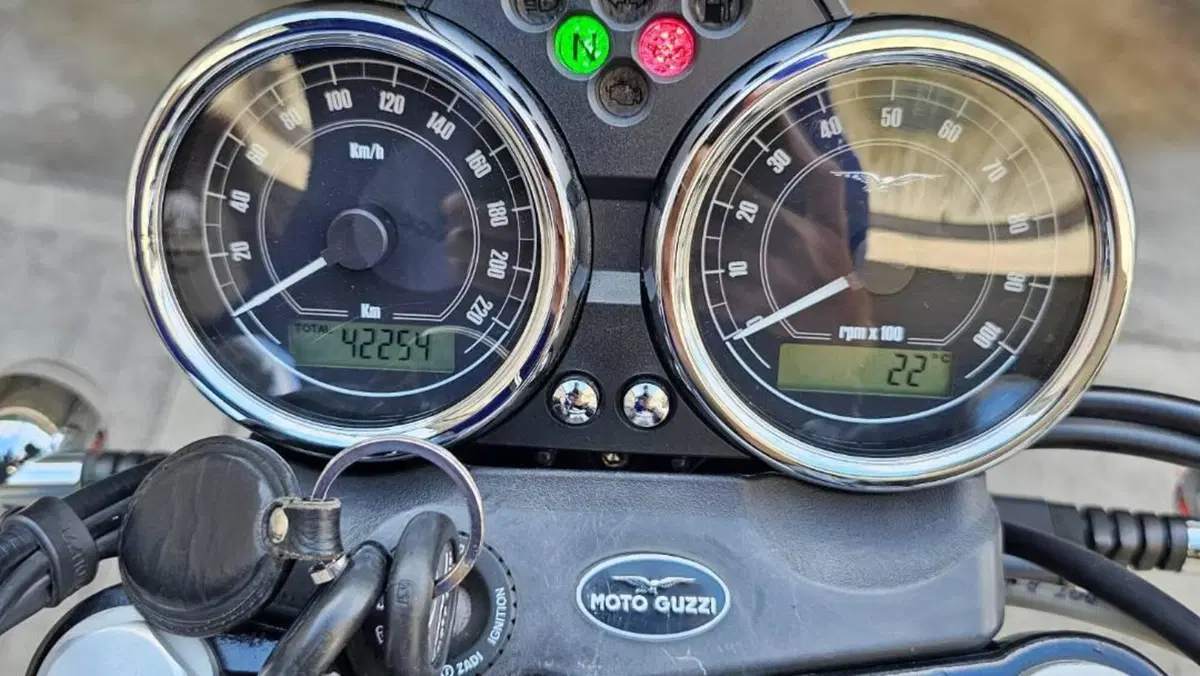 Moto Guzzi V7 Special (2012 - 14)  (7)