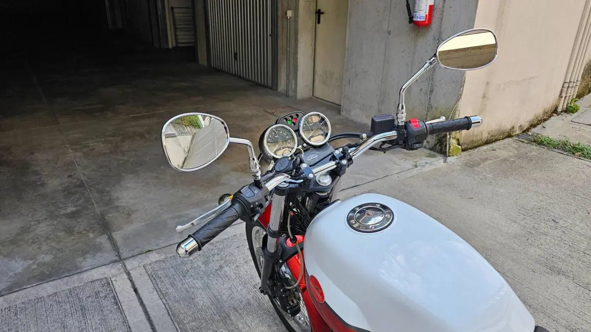 Moto Guzzi V7 Special (2012 - 14)  (8)