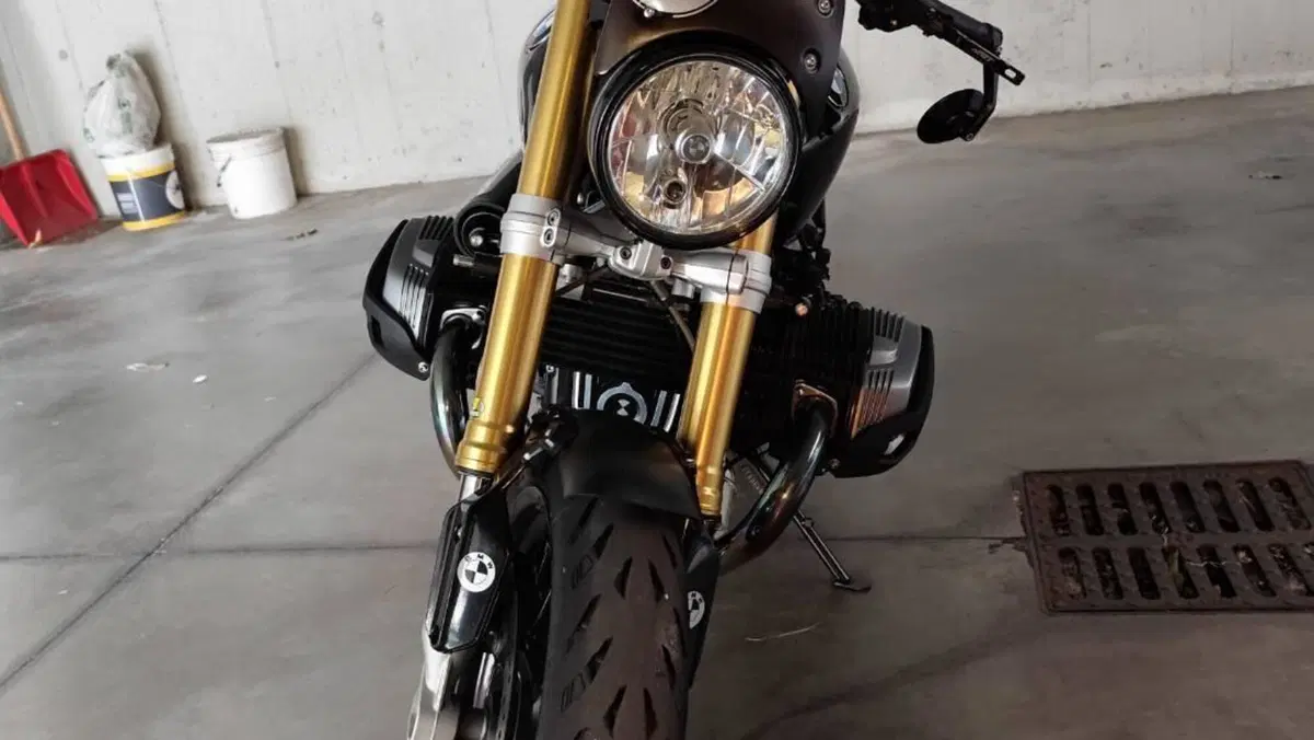 Bmw R nineT 1200 (2014 - 16)  (2)