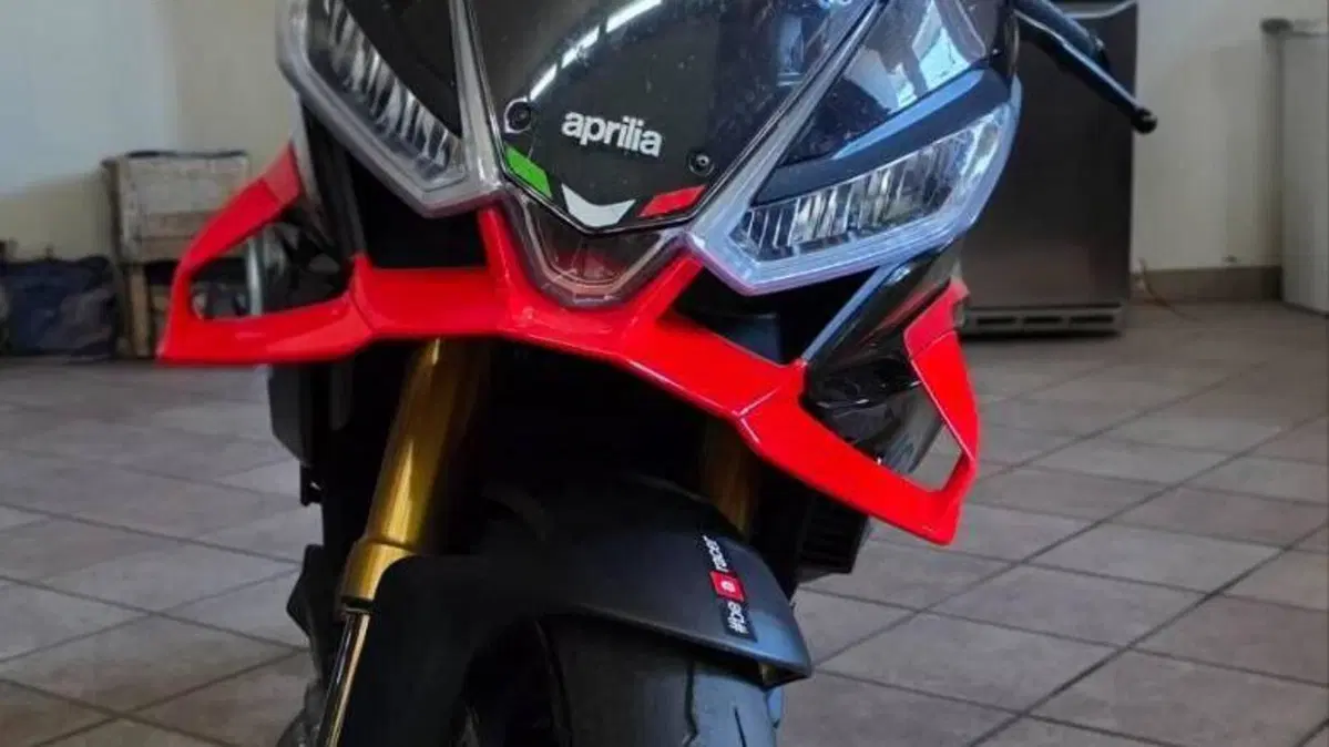 Aprilia Tuono V4 Factory (2025 - 26) 