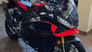 Aprilia Tuono V4 Factory (2025 - 26)  (2)