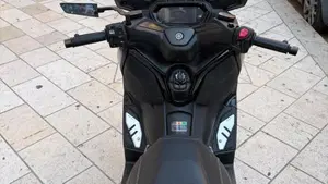 Yamaha X-Max 300 Tech Max (2025 - 26)  (3)