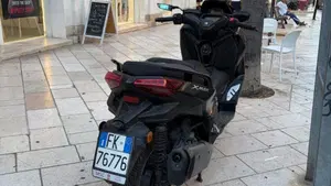 Yamaha X-Max 300 Tech Max (2025 - 26)  (5)