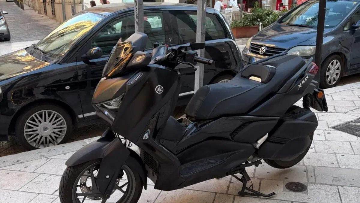 Yamaha X-Max 300 Tech Max (2025 - 26)  (6)