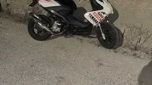 Yamaha Aerox 50 R (2007 - 18)  (3)