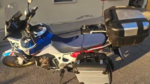 Honda Africa Twin CRF 1000L Adventure Sports (2018 - 19)  (2)