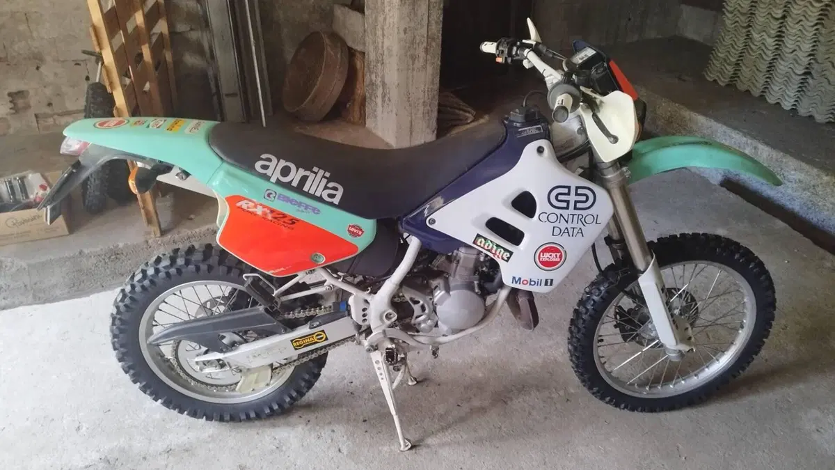 Aprilia   (2)