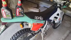 Aprilia   (9)