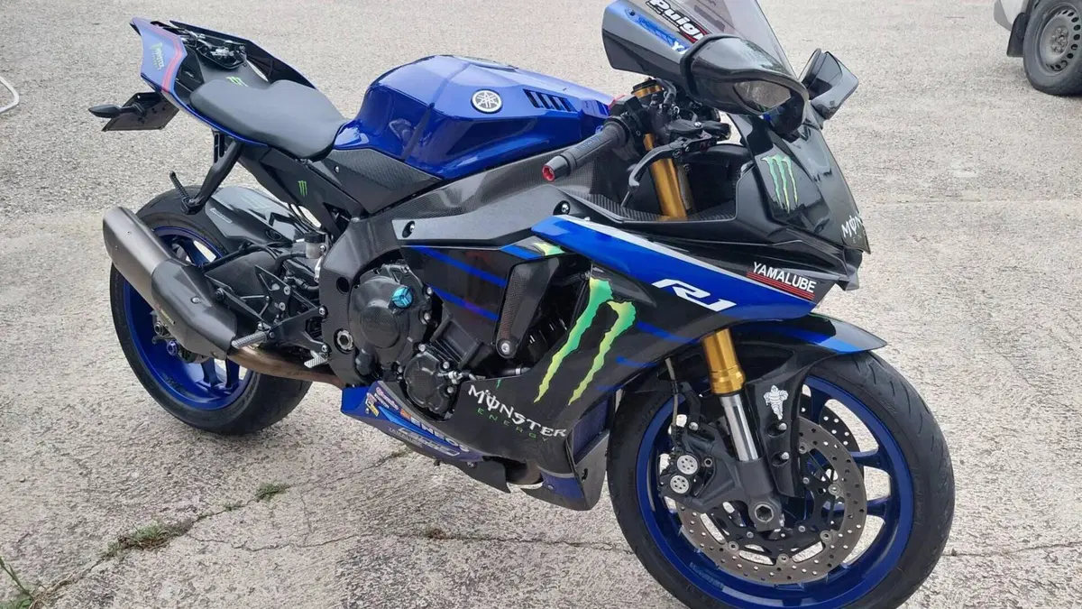 Yamaha YZF R1 (2017 - 19)  (2)